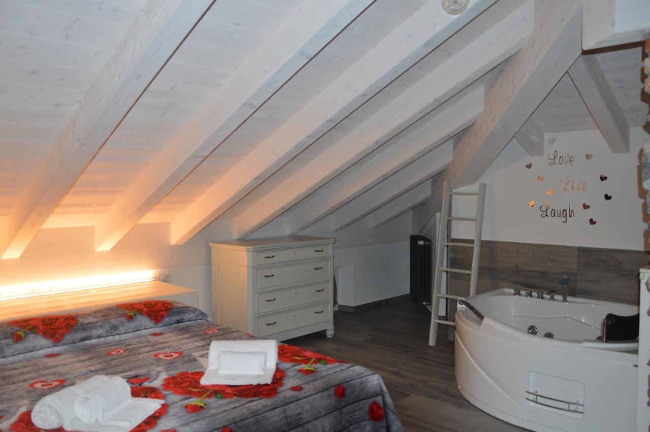 White Suite - Jacuzzi, Swimming Pool & Lake View Lezzeno Exterior photo